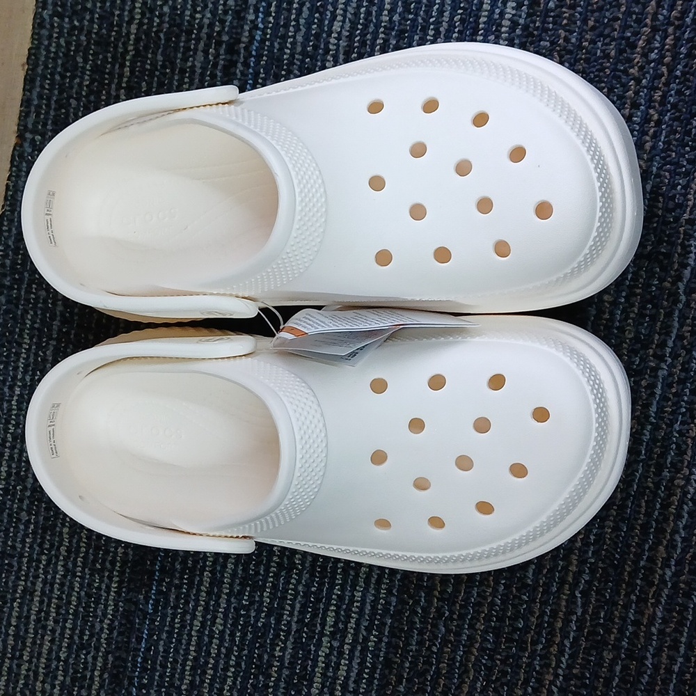 NWT Crocs Stomp Clog Chalk Women Size 9 Men Size 7(209347-0WV) - Picture 2 of 6